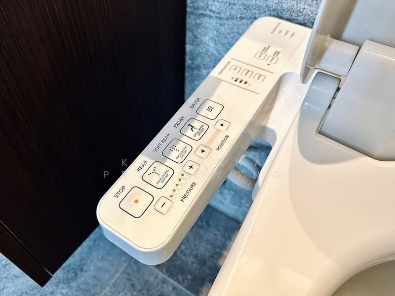 The Esse Sukhumvit 36, Bangkok, Soi Sukhumvit 36, Sukhumvit Road, Phra Kanong, Khlong Toei, Bangkok, 1 Bedroom, 39 sqm, Condo For Rent, by Kanchana Praneewong, 500274849 - DDproperty.com