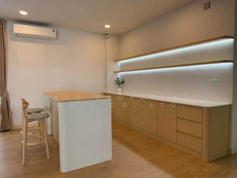 The City Watcharapol, Bangkok, Sukhaphiban 5 Road, O-Ngoen, Sai Mai, Bangkok, 4 Bedrooms, 351 sqm, Single Detached House For Rent, by NTG Property House Co.,Ltd., 500274894 - DDproperty.com