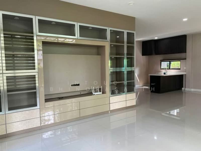 Setthasiri Pattanakarn, Bangkok, Phatthanakan-Onnut Road (New Cut), Prawet, Prawet, Bangkok, 4 Bedrooms, 244 sqm, Single Detached House For Sale, by Intouch Abhinorasaeth, 500274920 - DDproperty.com
