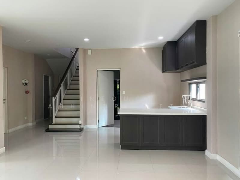 Setthasiri Pattanakarn, Bangkok, Phatthanakan-Onnut Road (New Cut), Prawet, Prawet, Bangkok, 4 Bedrooms, 244 sqm, Single Detached House For Sale, by Intouch Abhinorasaeth, 500274920 - DDproperty.com