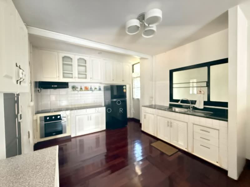 3-BR House, Bangkok, Khlong Tan Nua, Watthana, Bangkok, 3 Bedrooms, 400 sqm, Single Detached House For Rent, by Intouch Abhinorasaeth, 500274926 - DDproperty.com