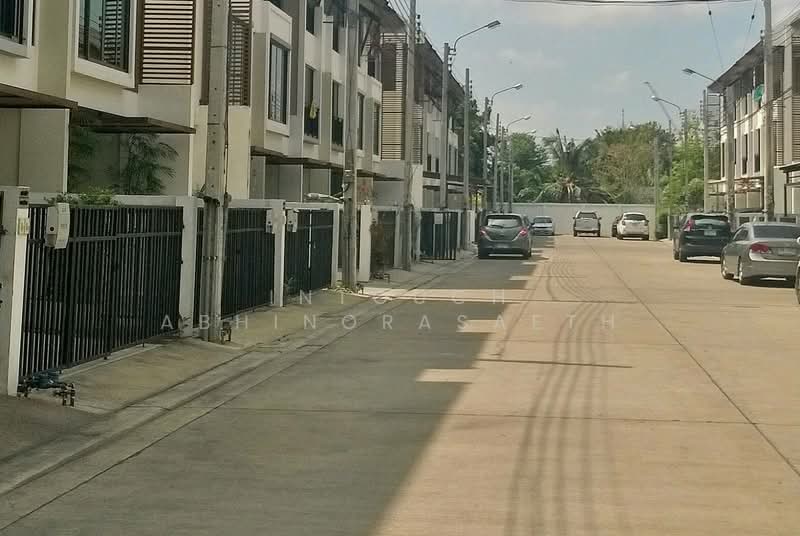The Private Sukhumvit-Bangchak, Bangkok, 88 Sukhumvit 97/1 Alley, Bang Chak, Phra Khanong, Bangkok, 3 Bedrooms, 179 sqm, Townhouse For Rent, by Intouch Abhinorasaeth, 500274965 - DDproperty.com