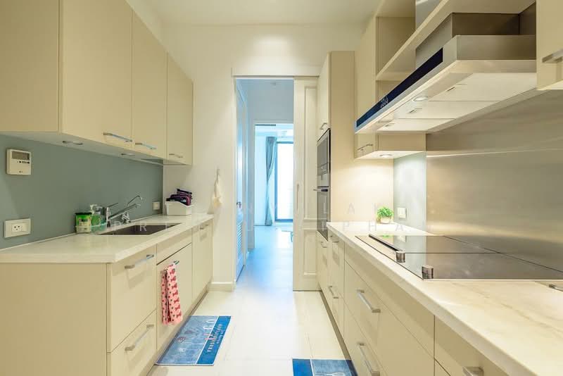 Le Raffine Sukhumvit 39, Bangkok, Soi Sukhumvit 39, Khlong Tan Nua, Watthana, Bangkok, 3 Bedrooms, 237 sqm, Condo For Rent, by Thanyalak Premputtiphan, 500275019 - DDproperty.com