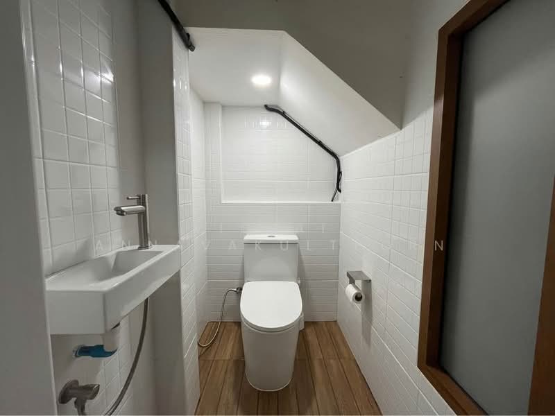 1-BR House, Bangkok, Khlong Toei, Khlong Toei, Bangkok, 1 Bedroom, 47 sqm, Single Detached House For Rent, by Vichai  Annavakulthorn, 500275064 - DDproperty.com