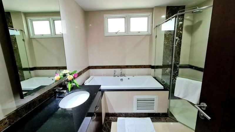 Piyathip Place, Bangkok, 24 Soi Prommitr, Khlong Tan Nua, Watthana, Bangkok, 3 Bedrooms, 288 sqm, Apartment For Rent, by Vichai  Annavakulthorn, 500275073 - DDproperty.com