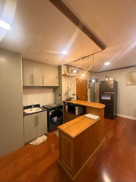 Sathorn Gardens, Bangkok, 39 South Sathorn Road, Thung Maha Mek, Sathon, Bangkok, 2 Bedrooms, 75 sqm, Condo For Rent, by Vichai  Annavakulthorn, 500275132 - DDproperty.com