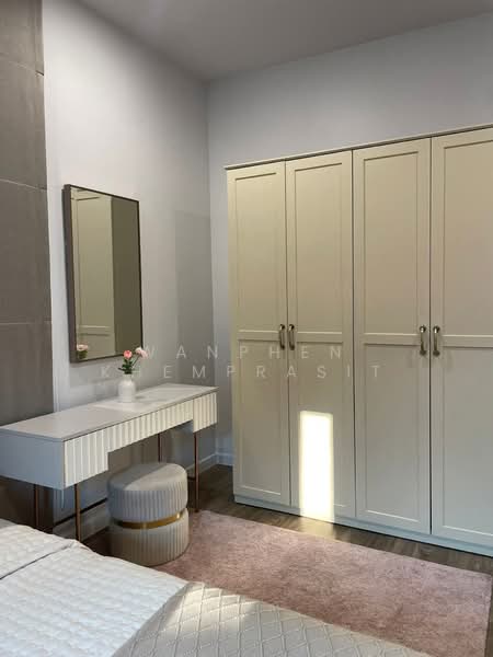 Burasiri Krungthep Kreetha, Bangkok, 95 Soi Pracha Ruam Chai, Hua Mak, Bang Kapi, Bangkok, 4 Bedrooms, 238 sqm, Single Detached House For Rent, by Wanphen Khemprasit, 500275220 - DDproperty.com