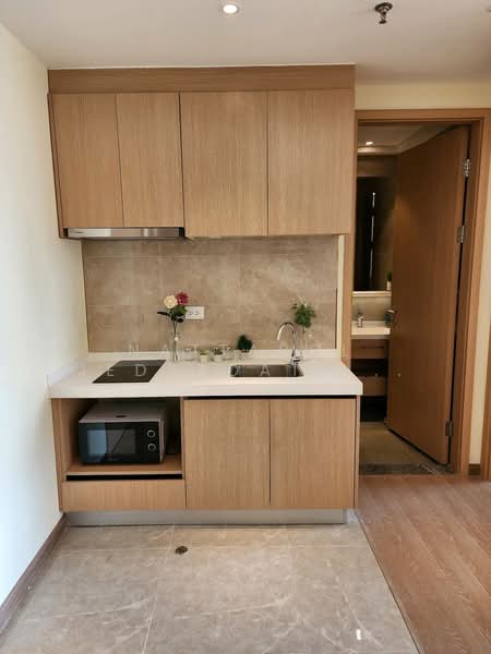 Regal Sathon-Naradhiwas, Bangkok, Naradhiwas Rajanagarindra Road, Thung Maha Mek, Sathon, Bangkok, 1 Bedroom, 33 sqm, Condo For Sale, by Nattapol Jedsadathitikul, 500275269 - DDproperty.com