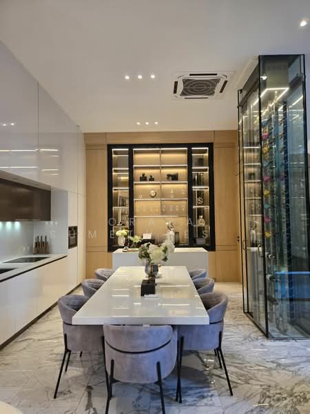 4-BR Villa, Bangkok, Phra Kanong Nua, Watthana, Bangkok, 4 Bedrooms, 550 sqm, Villa For Rent, by Orapa Sumetheesirisakul, 500275307 - DDproperty.com