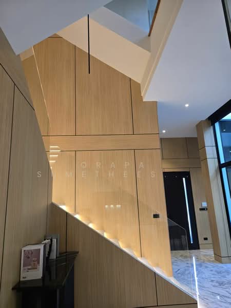 4-BR Villa, Bangkok, Phra Kanong Nua, Watthana, Bangkok, 4 Bedrooms, 550 sqm, Villa For Rent, by Orapa Sumetheesirisakul, 500275307 - DDproperty.com