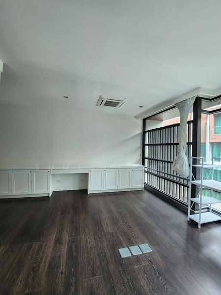 3-BR Townhouse, Bangkok, Khlong Tan Nua, Watthana, Bangkok, 3 Bedrooms, 350 sqm, Townhouse For Rent, by Orapa Sumetheesirisakul, 500275346 - DDproperty.com