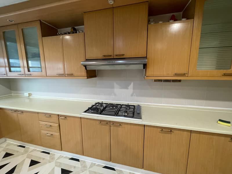 Fairview Tower, Bangkok, 40 Soi Sukhumvit 18, Khlong Toei, Khlong Toei, Bangkok, 5 Bedrooms, 650 sqm, Condo For Rent, by Orapa Sumetheesirisakul, 500275388 - DDproperty.com