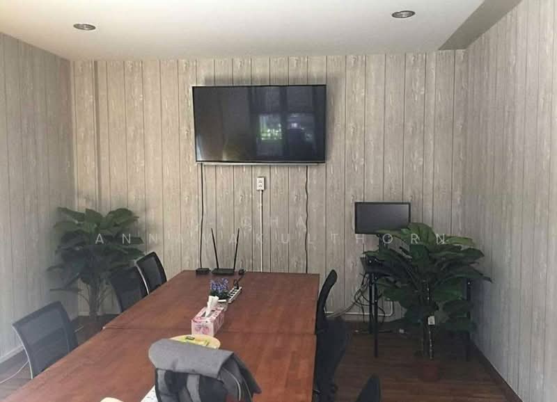 Modern Town, Bangkok, Ekamai Road, Khlong Tan Nua, Watthana, Bangkok, 3 Bedrooms, 380 sqm, Condo For Rent, by Vichai  Annavakulthorn, 500275410 - DDproperty.com