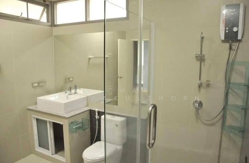 Modern Town, Bangkok, Ekamai Road, Khlong Tan Nua, Watthana, Bangkok, 3 Bedrooms, 380 sqm, Condo For Rent, by Vichai  Annavakulthorn, 500275410 - DDproperty.com