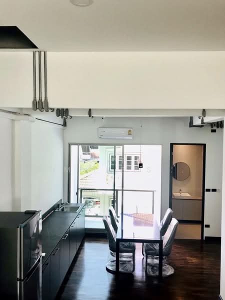 Prompak Place, Bangkok, Khlong Tan Nua, Watthana, Bangkok, 4 Bedrooms, 180 sqm, Townhouse For Rent, by Orapa Sumetheesirisakul, 500275493 - DDproperty.com