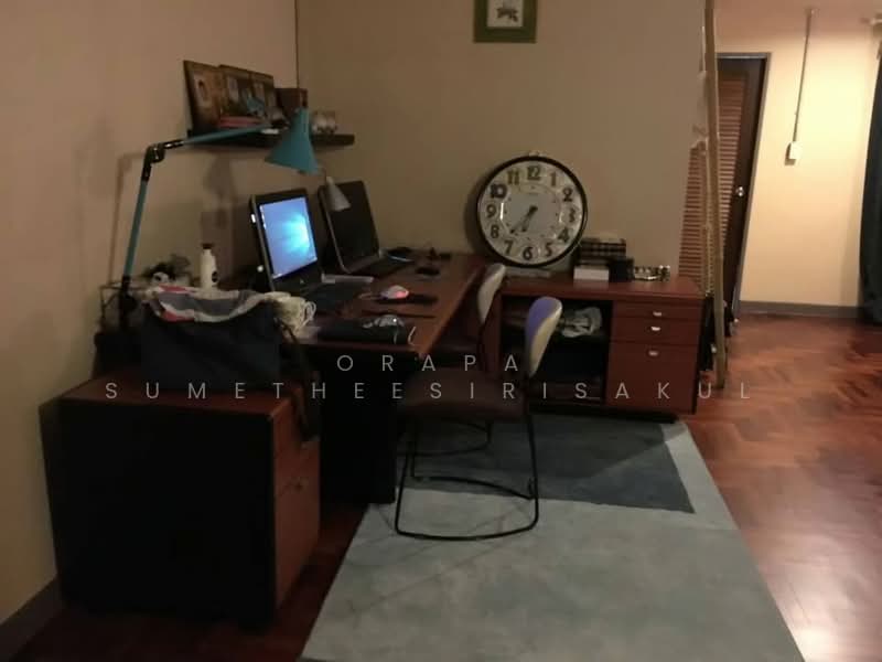 5-BR Townhouse, Bangkok, Khlong San, Khlong San, Bangkok, 5 Bedrooms, 400 sqm, Townhouse For Rent, by Orapa Sumetheesirisakul, 500275495 - DDproperty.com
