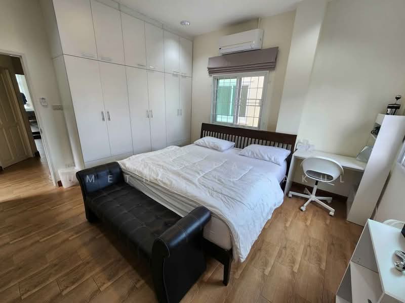 3-BR House, Bangkok, Bang Chak, Phra Khanong, Bangkok, 3 Bedrooms, 204 sqm, Single Detached House For Rent, by Orapa Sumetheesirisakul, 500275511 - DDproperty.com