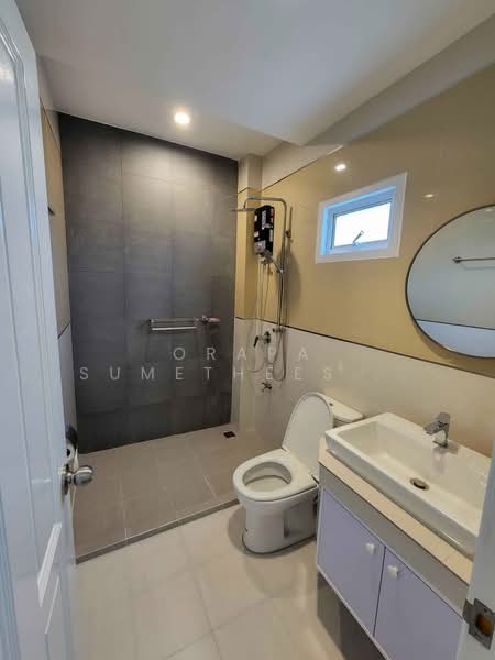 3-BR House, Bangkok, Bang Chak, Phra Khanong, Bangkok, 3 Bedrooms, 204 sqm, Single Detached House For Rent, by Orapa Sumetheesirisakul, 500275511 - DDproperty.com