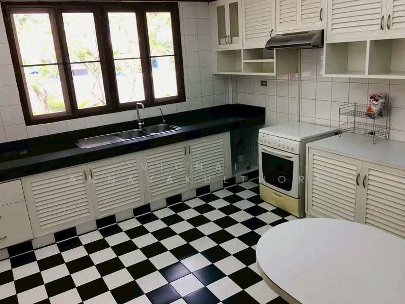 2-BR House, Bangkok, Lumphini, Pathum Wan, Bangkok, 2 Bedrooms, 233 sqm, Single Detached House For Rent, by Vichai  Annavakulthorn, 500275515 - DDproperty.com