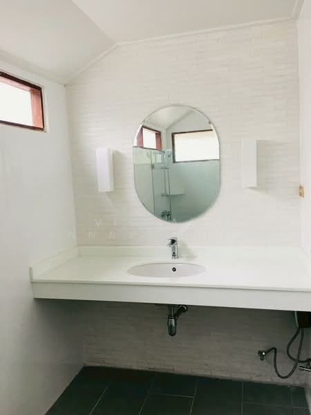 2-BR House, Bangkok, Lumphini, Pathum Wan, Bangkok, 2 Bedrooms, 233 sqm, Single Detached House For Rent, by Vichai  Annavakulthorn, 500275515 - DDproperty.com