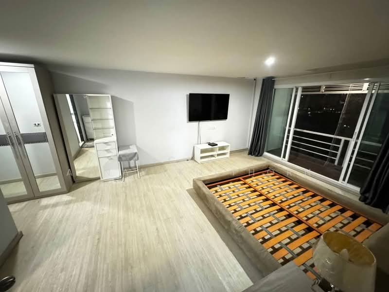 Le Cosi Ekamai 28, Bangkok, Sukhumvit, Khlong Tan Nua, Watthana, Bangkok, 3 Bedrooms, 144 sqm, Condo For Rent, by Vichai  Annavakulthorn, 500275517 - DDproperty.com