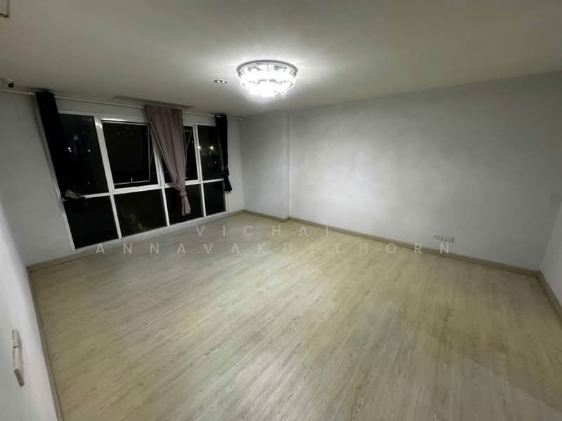 Le Cosi Ekamai 28, Bangkok, Sukhumvit, Khlong Tan Nua, Watthana, Bangkok, 3 Bedrooms, 144 sqm, Condo For Rent, by Vichai  Annavakulthorn, 500275517 - DDproperty.com