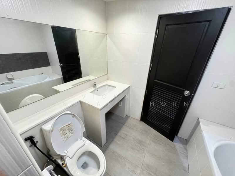 Le Cosi Ekamai 28, Bangkok, Sukhumvit, Khlong Tan Nua, Watthana, Bangkok, 3 Bedrooms, 144 sqm, Condo For Rent, by Vichai  Annavakulthorn, 500275517 - DDproperty.com