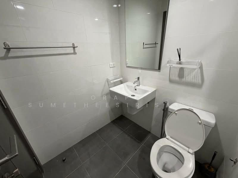 The Base Park West Sukhumvit 77, Bangkok, 11 Soi Sukhumvit 77 Sukhumvit Road, Phra Kanong Nua, Watthana, Bangkok, 1 Bedroom, 30 sqm, Condo For Rent, by Orapa Sumetheesirisakul, 500275543 - DDproperty.com