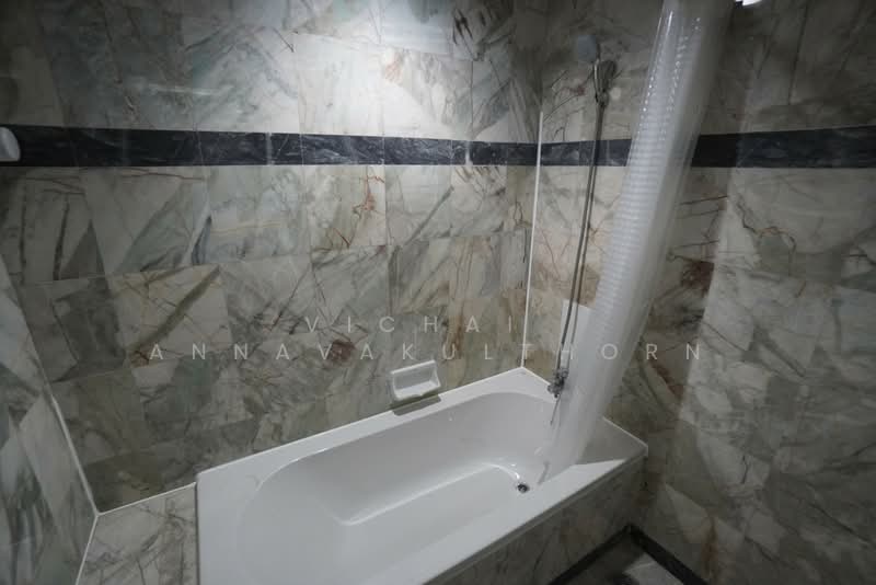 Regent Royal Place 2, Bangkok, Rajdamri, Lumphini, Pathum Wan, Bangkok, 3 Bedrooms, 178 sqm, Condo For Rent, by Vichai  Annavakulthorn, 500275570 - DDproperty.com