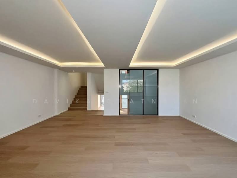 Townhome homeoffice sukhumvit 71 pridi 14, Bangkok, Phra Kanong Nua, Watthana, Bangkok, , 547 sqm, Office Space For Rent, by Davika Chatnalin, 500275585 - DDproperty.com