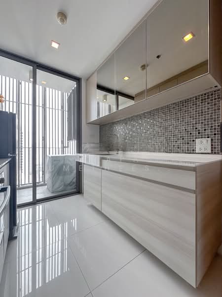 For Rent - The Room BTS Wongwianyai, Bangkok