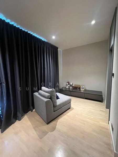 Baan Klang Krung Thonglor, Bangkok, 55 Soi Sukhumvit 55, Khlong Tan Nua, Watthana, Bangkok, 3 Bedrooms, 330 sqm, Townhouse For Rent, by Orapa Sumetheesirisakul, 500275632 - DDproperty.com