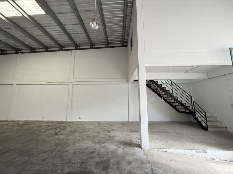 ประกาศให้เช่าโกดัง | Warehouse for Rent (Pattaya, Chonburi), Chon Buri (Pattaya), Nong Pla Lai, Bang Lamung (Pattaya), Chon Buri (Pattaya), , 300 sqm, Warehouse/Factory For Rent, by Pornpun Promlert, 500275670 - DDproperty.com