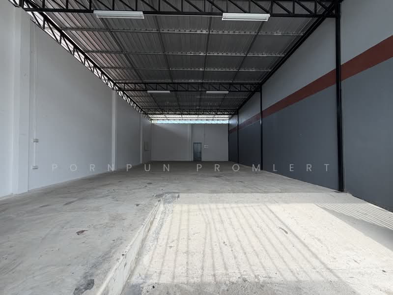 ประกาศให้เช่าโกดัง | Warehouse for Rent (Pattaya, Chonburi), Chon Buri (Pattaya), Nong Pla Lai, Bang Lamung (Pattaya), Chon Buri (Pattaya), , 300 sqm, Warehouse/Factory For Rent, by Pornpun Promlert, 500275670 - DDproperty.com