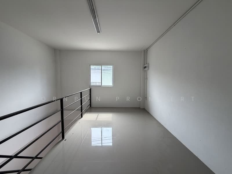 ประกาศให้เช่าโกดัง | Warehouse for Rent (Pattaya, Chonburi), Chon Buri (Pattaya), Nong Pla Lai, Bang Lamung (Pattaya), Chon Buri (Pattaya), , 300 sqm, Warehouse/Factory For Rent, by Pornpun Promlert, 500275670 - DDproperty.com