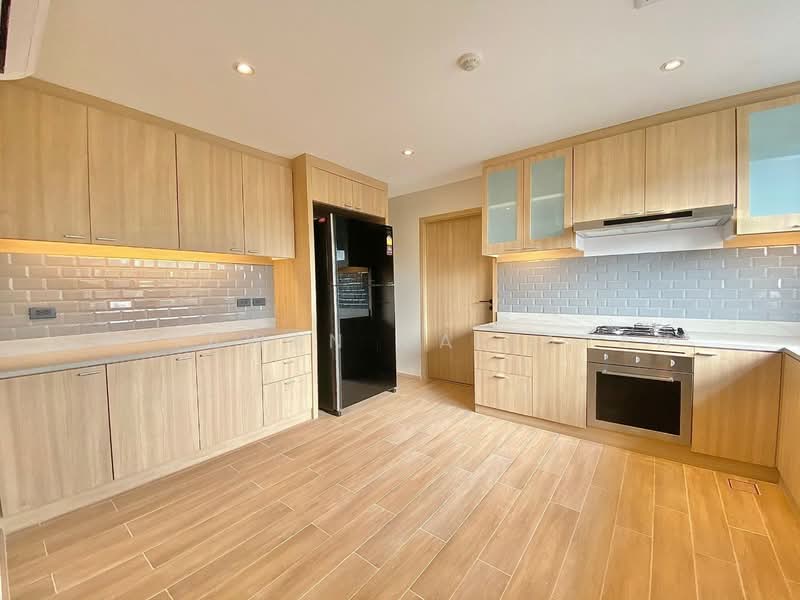 Silver Hill Residence, Bangkok, 98 Sukhumvit 65, Phra Kanong Nua, Watthana, Bangkok, 3 Bedrooms, 250 sqm, Apartment For Rent, by Piyawan Maiyapan, 500275722 - DDproperty.com