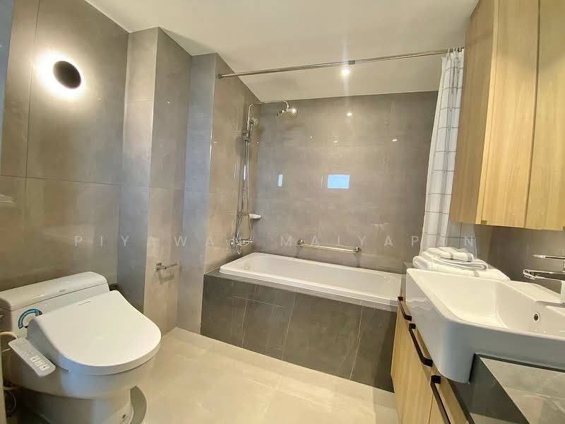 Silver Hill Residence, Bangkok, 98 Sukhumvit 65, Phra Kanong Nua, Watthana, Bangkok, 3 Bedrooms, 250 sqm, Apartment For Rent, by Piyawan Maiyapan, 500275722 - DDproperty.com