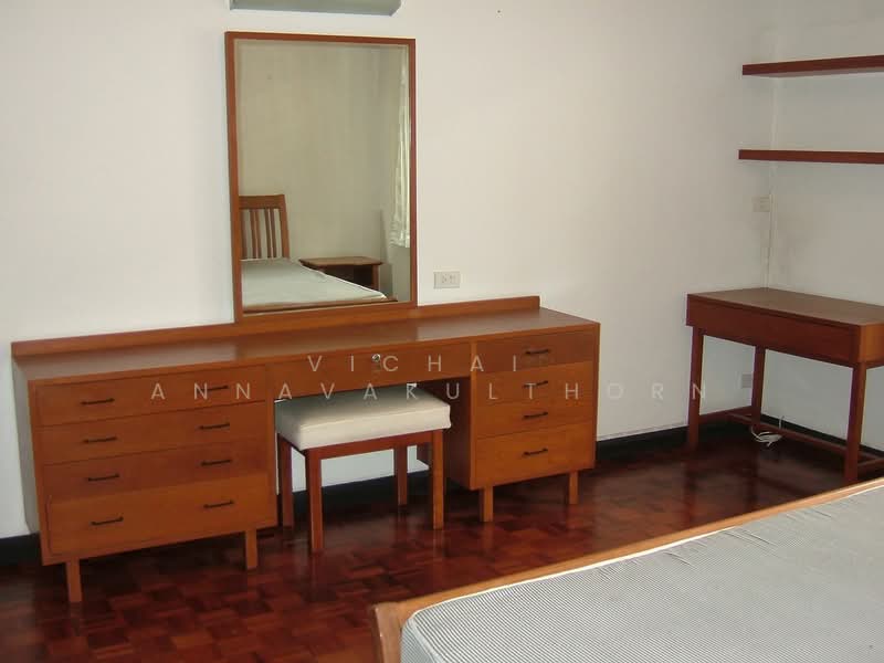 White Mansion, Bangkok, Soi Sukhumvit 24, Khong Tan, Khlong Toei, Bangkok, 2 Bedrooms, 120 sqm, Apartment For Rent, by Vichai  Annavakulthorn, 500275725 - DDproperty.com