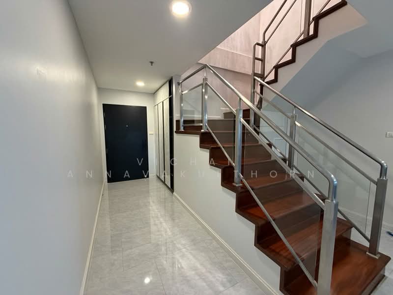 Belle Grand Rama 9, Bangkok, 131 Rama 9 Road, Huai Khwang, Huai Khwang, Bangkok, 4 Bedrooms, 173 sqm, Condo For Rent, by Vichai  Annavakulthorn, 500275786 - DDproperty.com