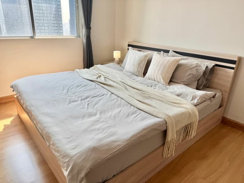 Supalai Park Asoke-Ratchada, Bangkok, Dindaeng Road, Din Daeng, Din Daeng, Bangkok, 2 Bedrooms, 65 sqm, Condo For Rent, by Vichai  Annavakulthorn, 500275795 - DDproperty.com