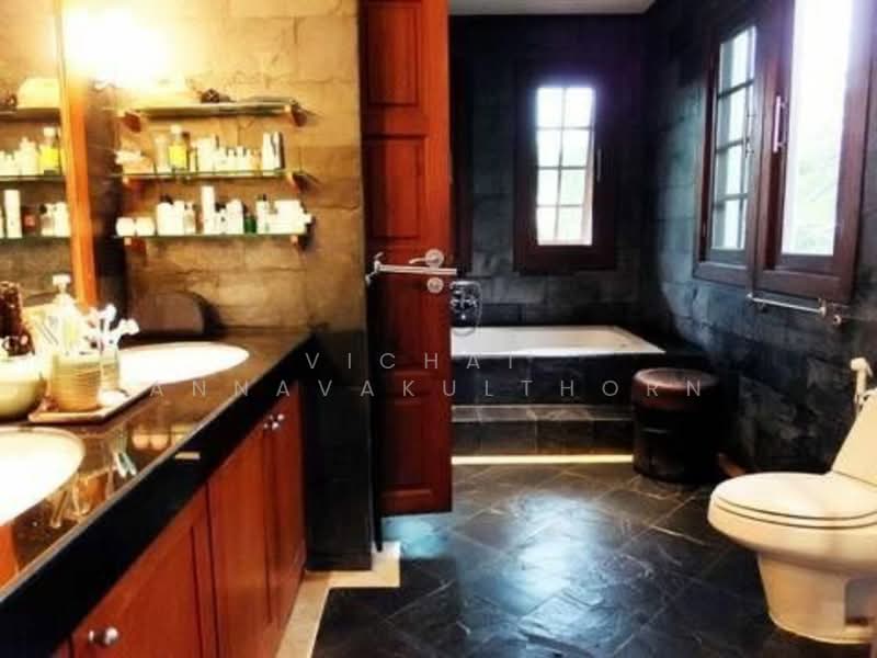 4-BR House, Bangkok, Phra Kanong Nua, Watthana, Bangkok, 4 Bedrooms, 400 sqm, Single Detached House For Rent, by Vichai  Annavakulthorn, 500275822 - DDproperty.com