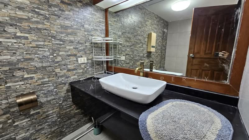 Tai Ping Towers, Bangkok, 582 Soi Sukhumvit 63, Khlong Tan Nua, Watthana, Bangkok, 4 Bedrooms, 252 sqm, Condo For Rent, by BANGKOK PROPERTY AGENTS, 500275922 - DDproperty.com