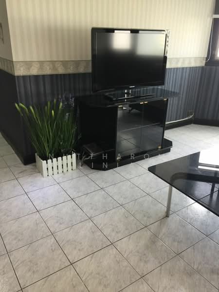 Baan Suanpetch, Bangkok, 18 Soi Sukhumvit 39, Khlong Tan Nua, Watthana, Bangkok, 2 Bedrooms, 135 sqm, Condo For Sale, by Nuttharom Linla, 500276024 - DDproperty.com