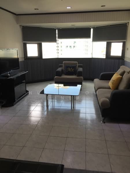 Baan Suanpetch, Bangkok, 18 Soi Sukhumvit 39, Khlong Tan Nua, Watthana, Bangkok, 2 Bedrooms, 135 sqm, Condo For Sale, by Nuttharom Linla, 500276024 - DDproperty.com