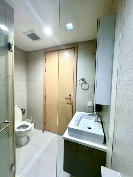 Siri At Sukhumvit, Bangkok, 902 Sukhumvit Road, Phra Kanong, Khlong Toei, Bangkok, 2 Bedrooms, 70 sqm, Condo For Rent, by Khun Toey เตย, 500276045 - DDproperty.com