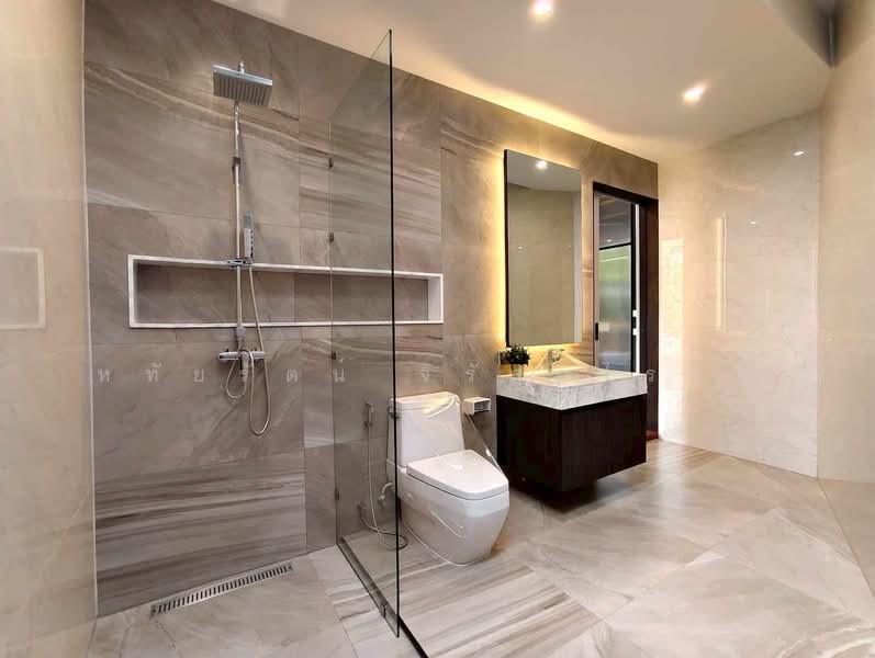 ให้เช่า - บ้านพูลวิลล่า 2 ชั้น Modern & Contemporary, เชียงใหม่