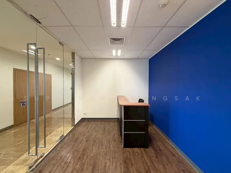 ให้เช่า - Fully furnished office For Rent at Ploenchit, กรุงเทพ
