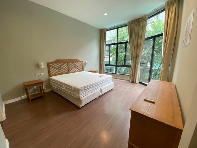 Veranda Ville, Bangkok, Soi Sukhumvit 38, Phra Kanong, Khlong Toei, Bangkok, 4 Bedrooms, 350 sqm, Single Detached House For Rent, by Vichai  Annavakulthorn, 500276167 - DDproperty.com