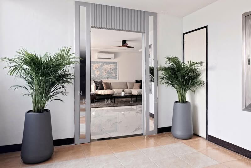 D.S. Tower 1 Sukhumvit 33, Bangkok, Soi Phrom Chit, Khlong Tan Nua, Watthana, Bangkok, 3 Bedrooms, 250 sqm, Condo For Rent, by Nopatorn Prem-udom, 500276193 - DDproperty.com