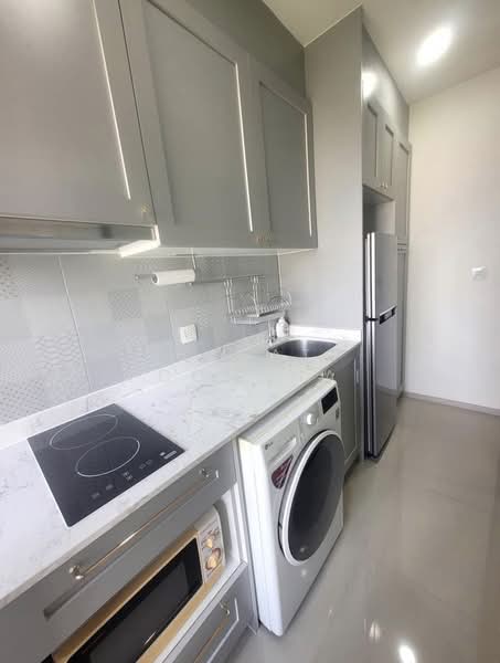 Life Asoke, Bangkok, Asoke-Dindang Road, Bang Kapi, Huai Khwang, Bangkok, 1 Bedroom, 33 sqm, Condo For Rent, by Keerati Poonchai, 500276269 - DDproperty.com